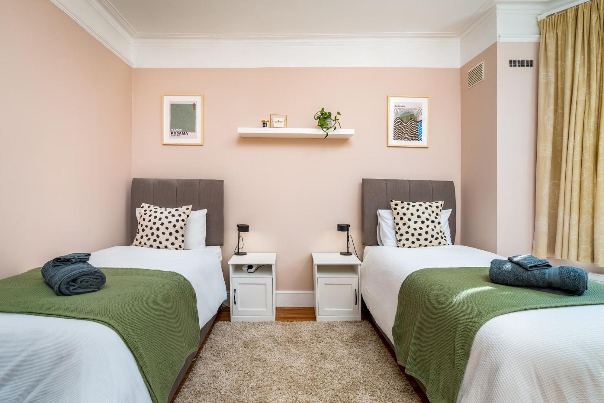 Homely And Stylish Apartment With A Garden In East Finchley London Exteriör bild